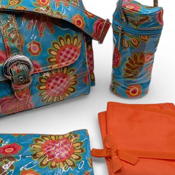 Kalencom Laminated Diaper Buckle Bag w/ Accoutreménts Four Pieces - Picture 2 of 8